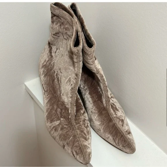 Rachel Comey Zaha Stretch Velvet Boots SIZE 8 - Picture 3 of 4